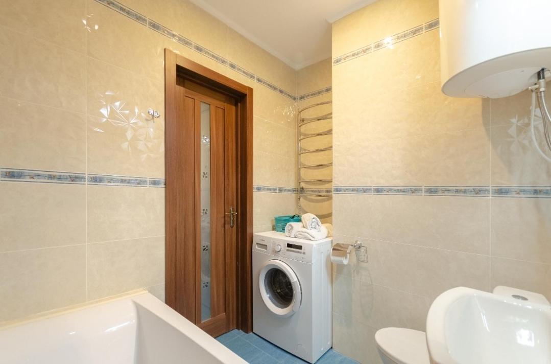 Апартаменти З Панорамним Краєвидом Kiev Exterior foto